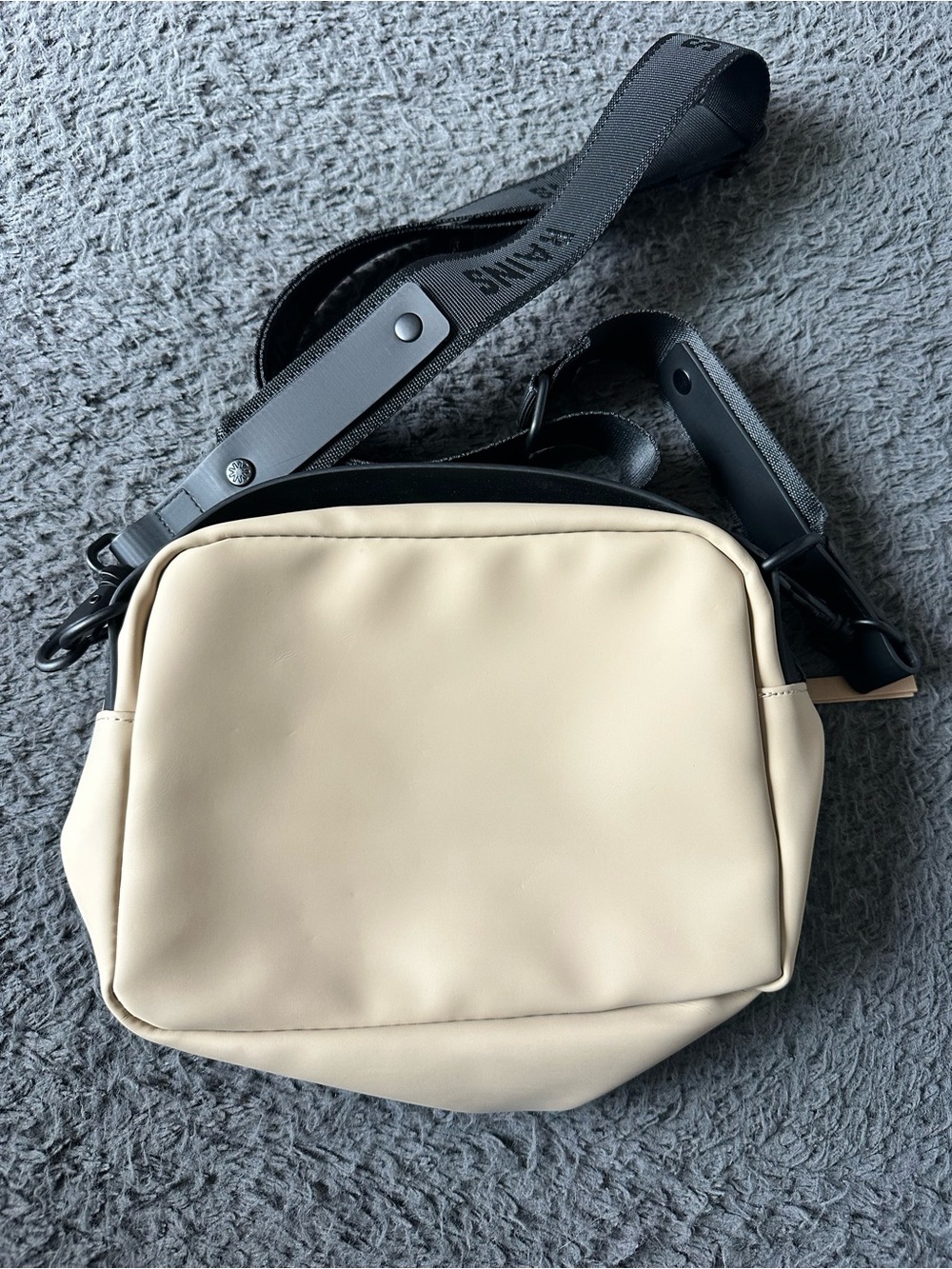 Rains Waterproof Box Bag Beige Crossbody Bag - Picture 6 of 7